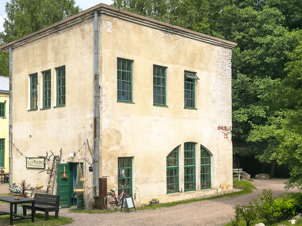 2. Sähkölaitos ja muuntaja 1880-luku